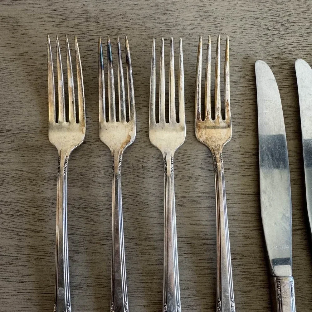 1881 Rogers Oneida Del Mar Silverplate Flatware Set of‎ 7 Forks Knives